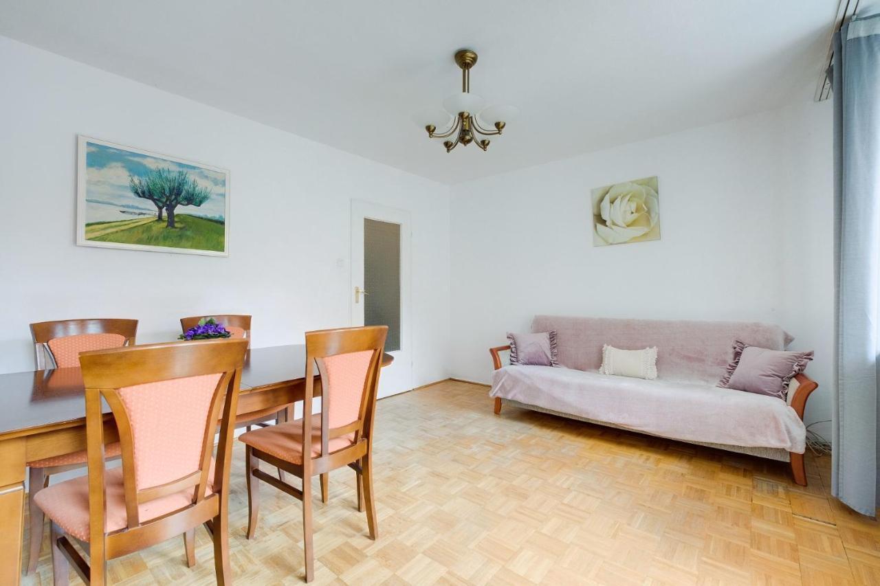 2 Bedroom Apartment In Green Location Varşova Dış mekan fotoğraf