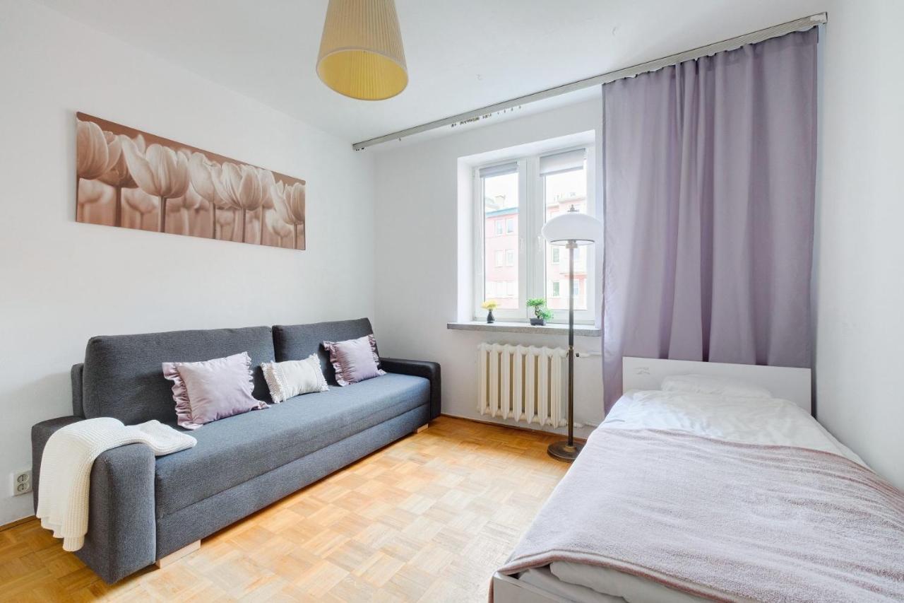 2 Bedroom Apartment In Green Location Varşova Dış mekan fotoğraf