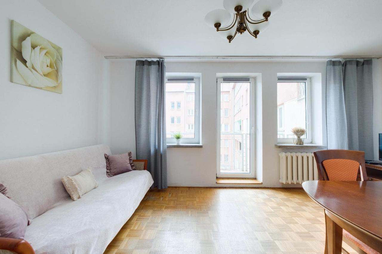 2 Bedroom Apartment In Green Location Varşova Dış mekan fotoğraf